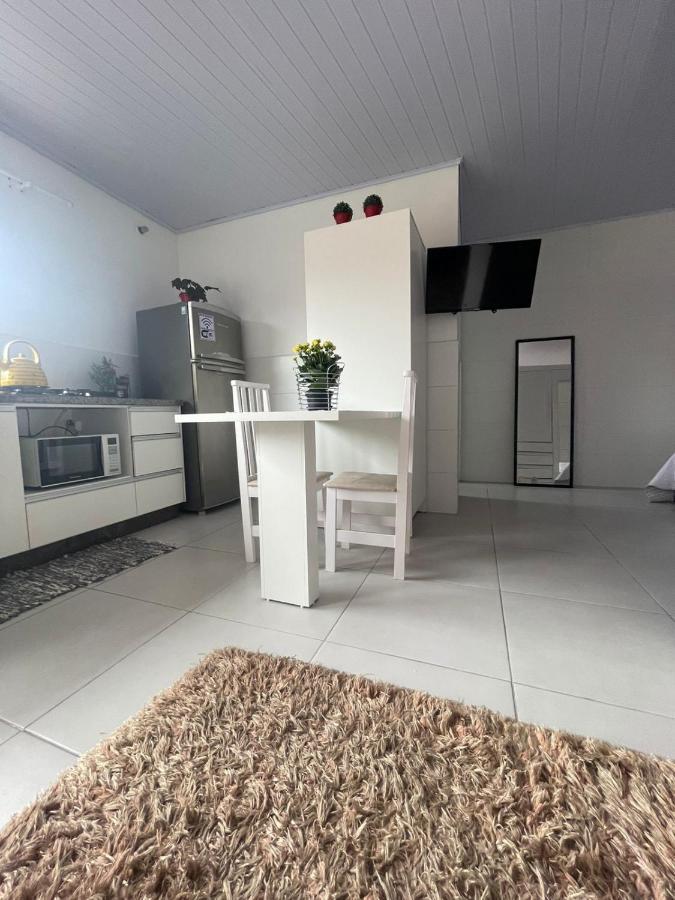 Hospedagem Confortavel E Pratica Para Viajantes E Ferias - Proxima A Br-101 Sao Jose  Exteriör bild